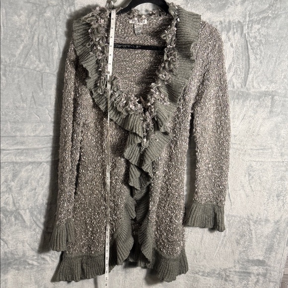 Sisters Cardigan Sweater XL Gray ruffled fringe accent single‎ button closure - Picture 7 of 12